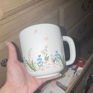 White Ceramic Floral Decorated Coffee Mug, 12 fl oz Contemporary Round